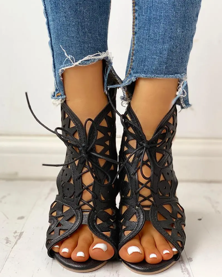 Adel - Komfortable Damen Sandalen mit Schnürsenkeln