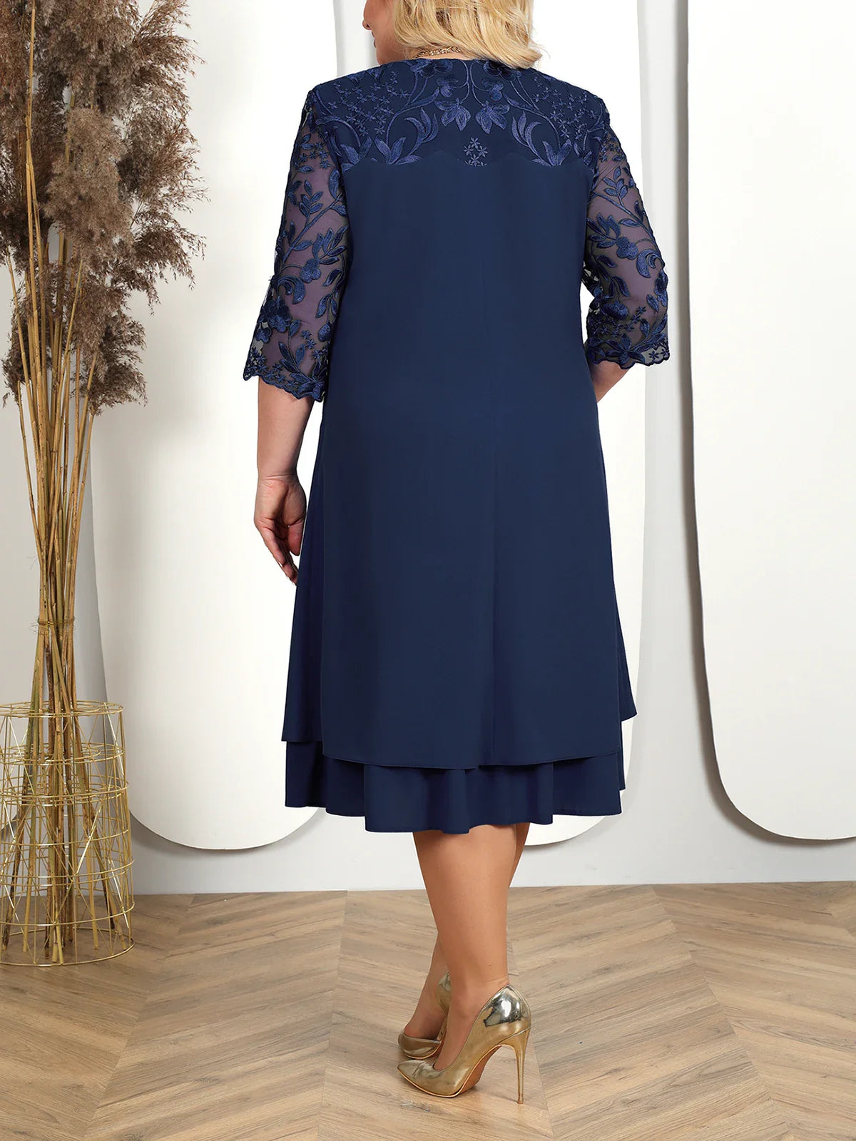 Besticktes Damen Cocktailkleid in Übergröße für besonder Anlässe