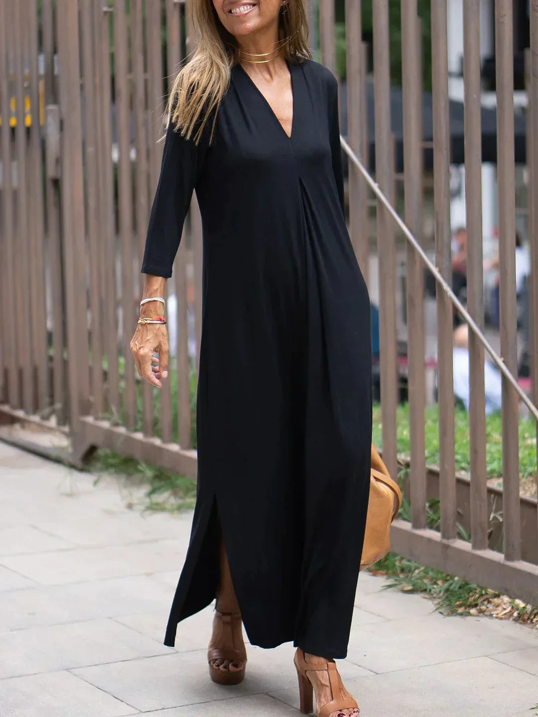 Damen Kleid mit Schlitz am Saum